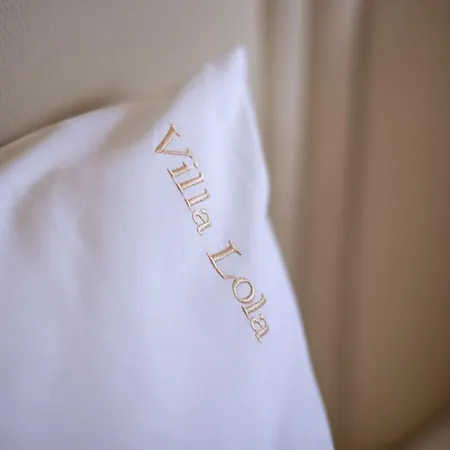 Villa Lola - 3 Bedrooms & Private Pool *