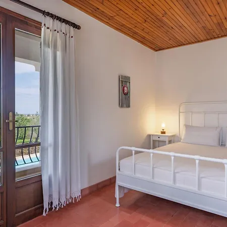 Villa Lola - 3 Bedrooms & Private Pool