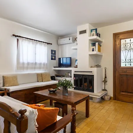 Villa Lola - 3 Bedrooms & Private Pool