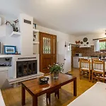 Lola - 3 Bedrooms & Private Pool