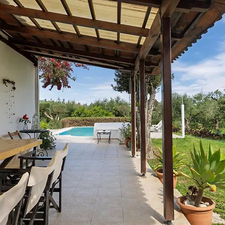 Lola - 3 Bedrooms & Private Pool Villa